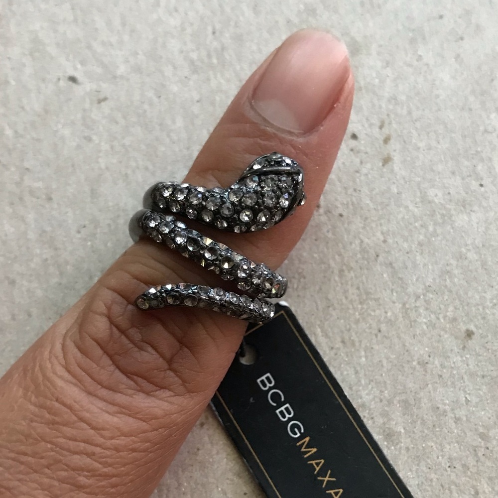 💎🐍BCBGMAXAZRIA CRYSTAL SNAKE RING💎🐍